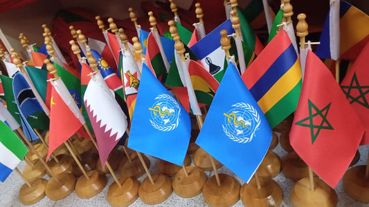 Drapeau de table avec support en bois